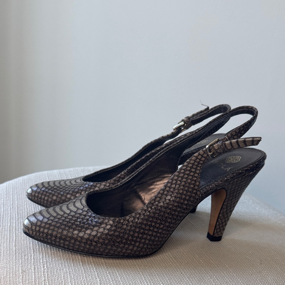 Isola Textured Brown Slingback Heels 6.5 . 0163